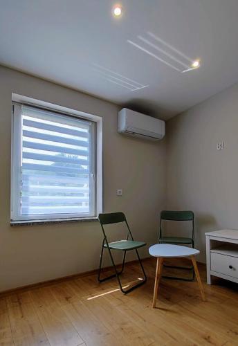 Apartament Wysoka 580 Z Prywatna Azienka 21755412 — Bielawa