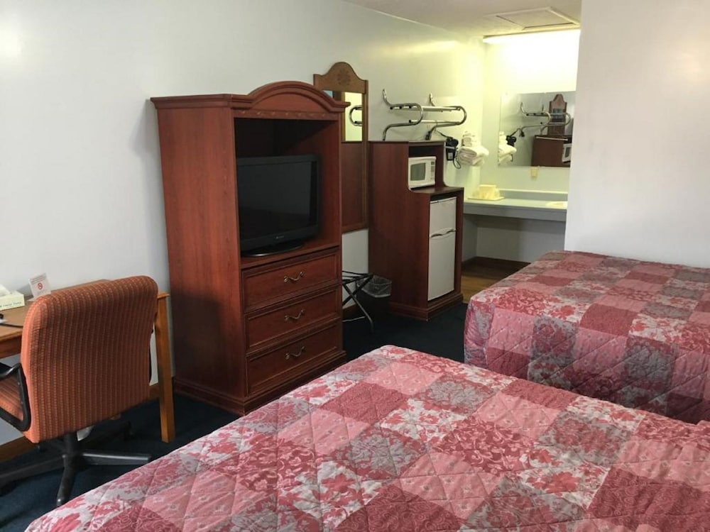 Huggy Bear Motel - photo 2