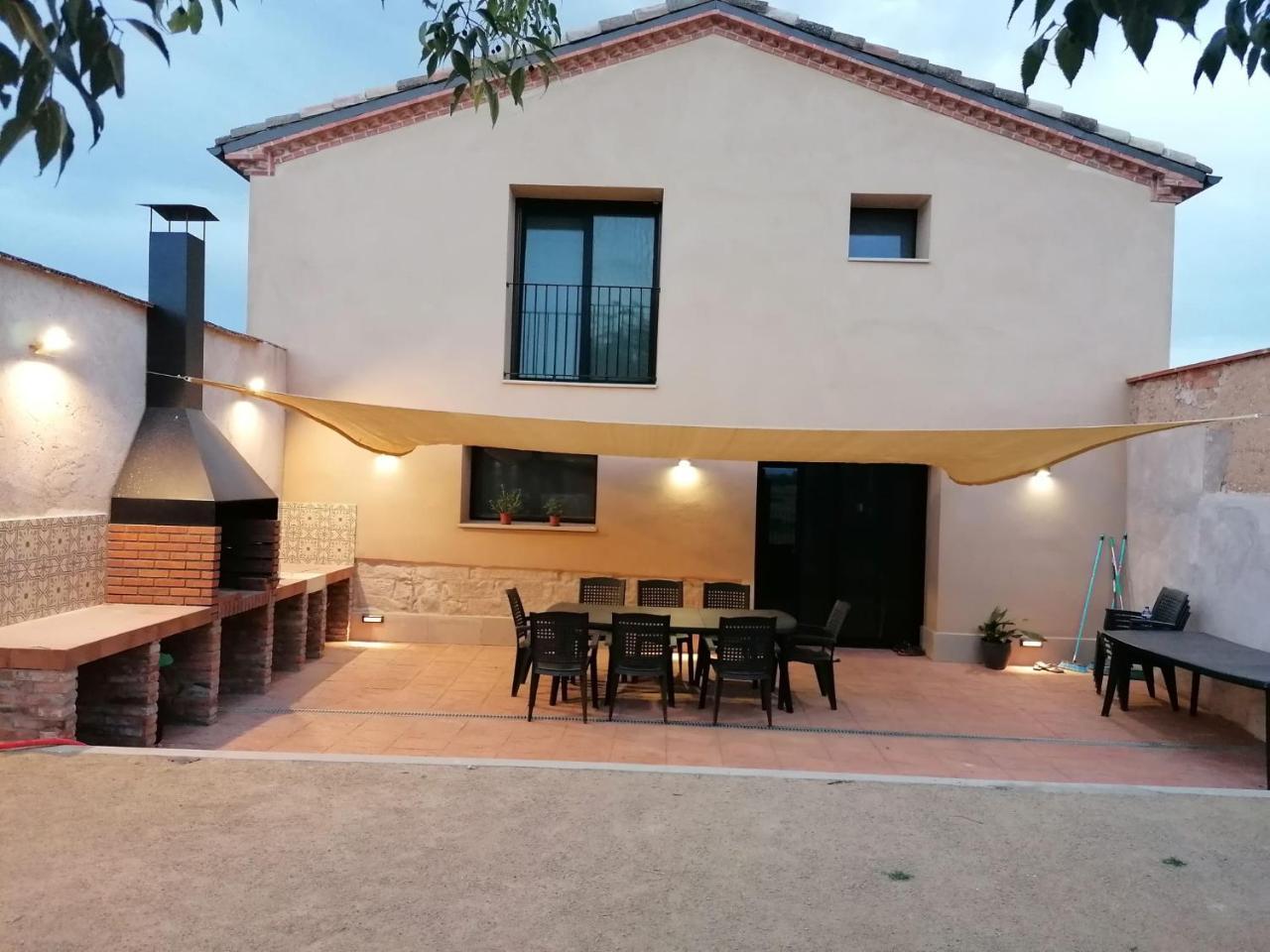 El Niu de L'estany — 4-Star Luxury Hotel in Ivars D'urgell, Spain
