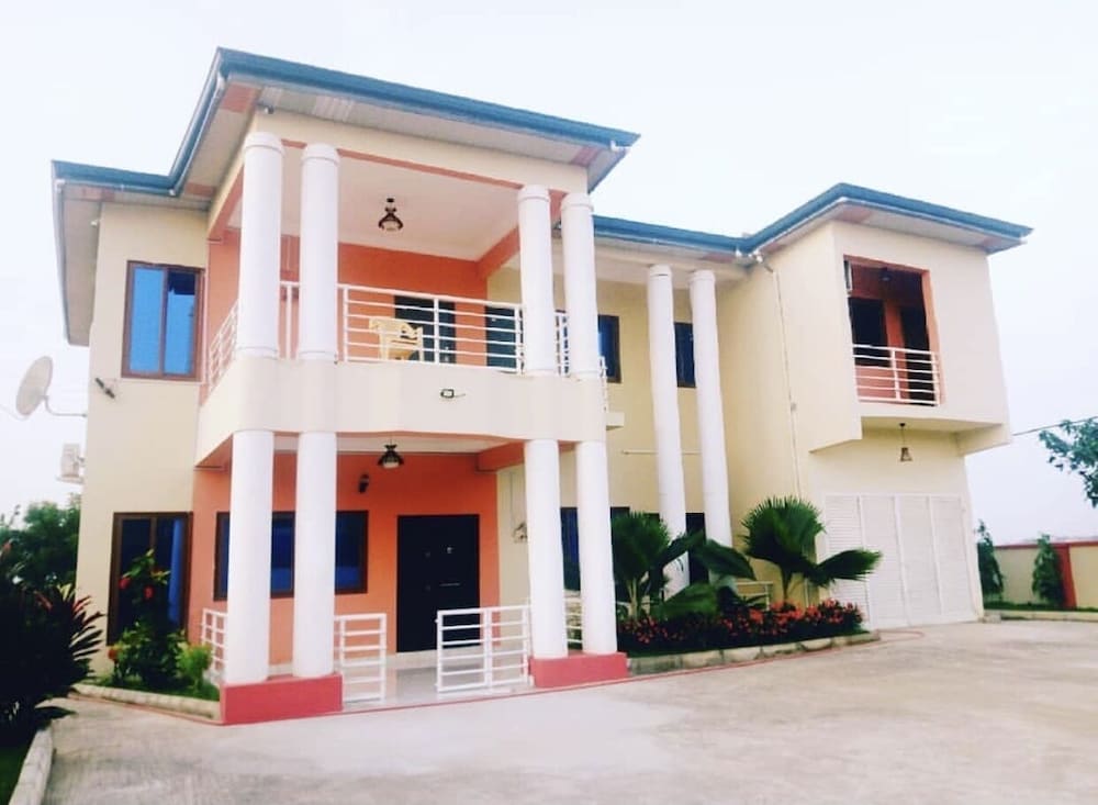 Accra Royal Hotel — 4-Star Luxury Hotel in Accra, Ghana