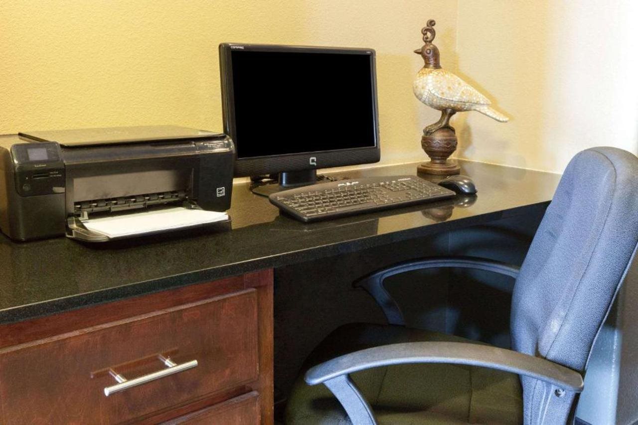 Lone Star Inn & Suites - photo 7