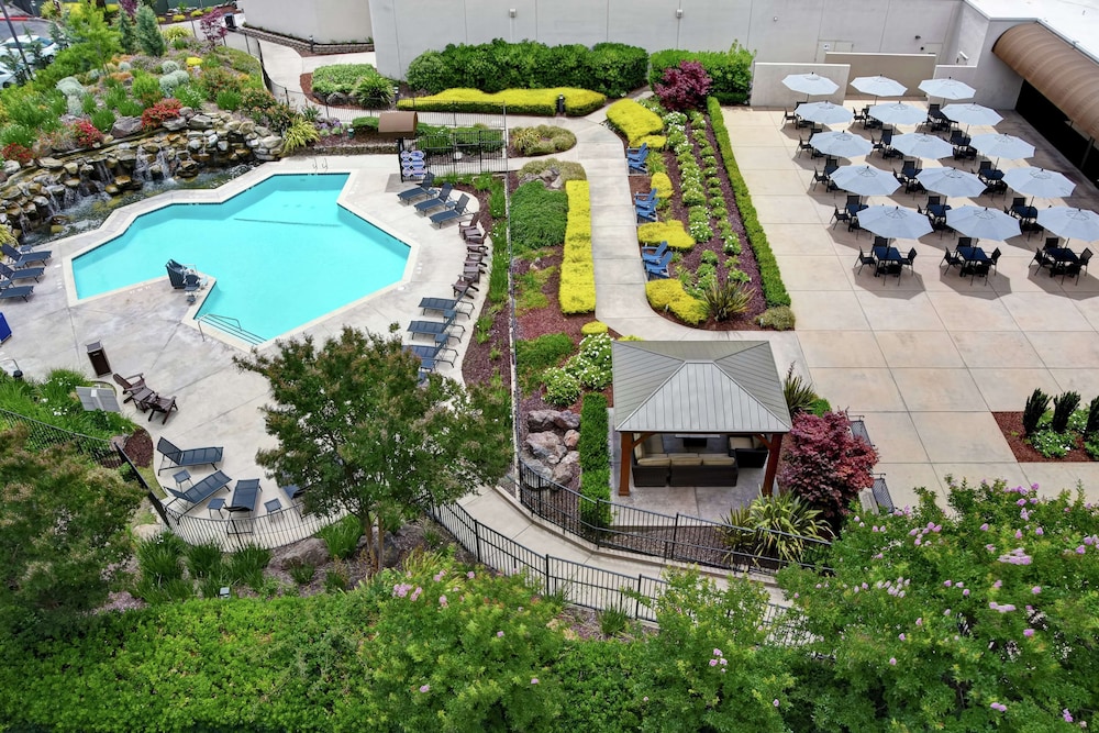 DoubleTree by Hilton Hotel Pleasanton at the Club - photo 30