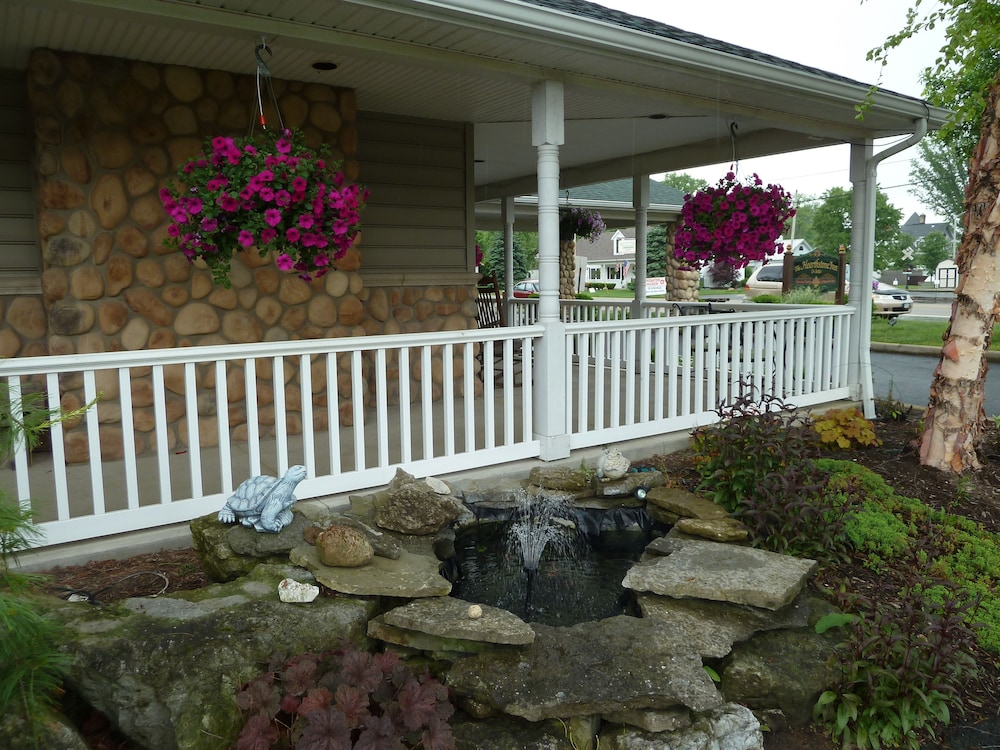 Hearthstone Inn & Suites - photo 41