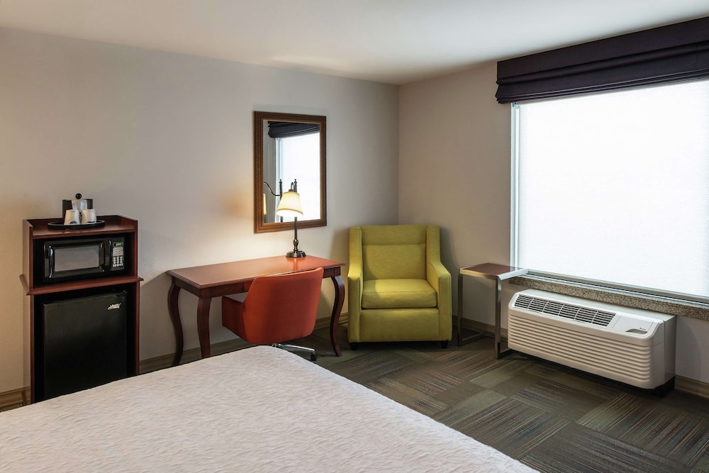 Hampton Inn & Suites Rifle - photo 17
