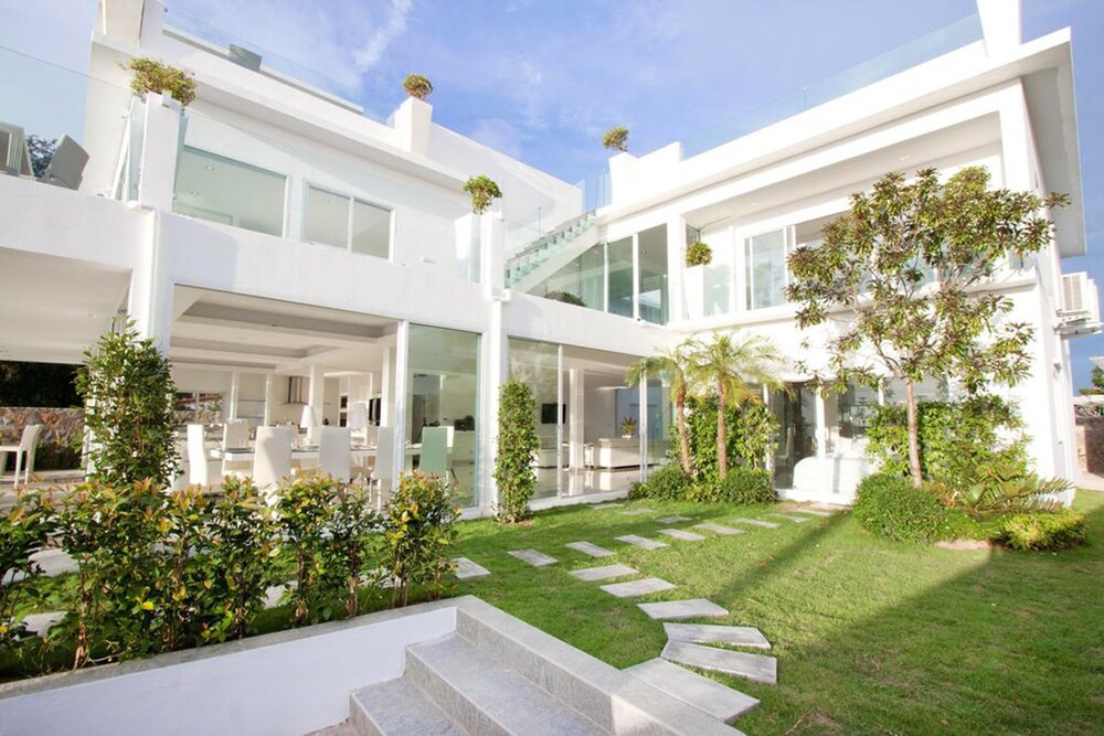 Villa 7th Heaven Beach Front — 4-Star Luxury Hotel in Pattaya, Thailand