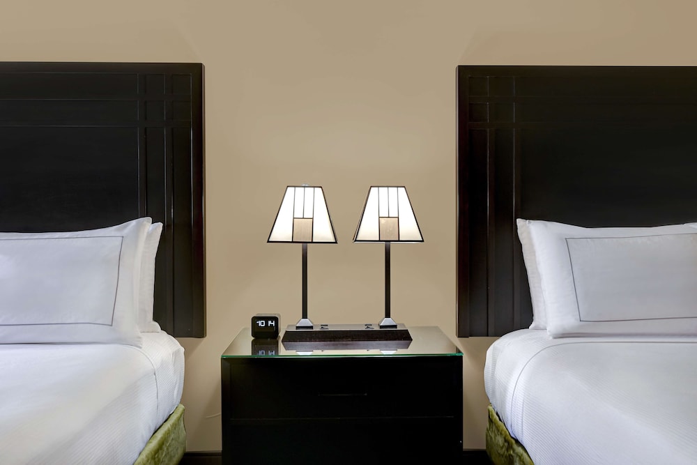 DoubleTree by Hilton Phoenix Tempe - photo 11