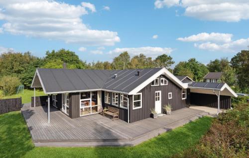 Holiday Home Skansegårdsvej — 4-Star Luxury Hotel in Storvorde, Denmark