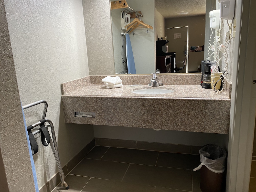Rogers Inn - photo 10