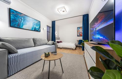 Modern 1 bedroom apartment — 4-Star Luxury Hotel in Kyiv, Ukraine