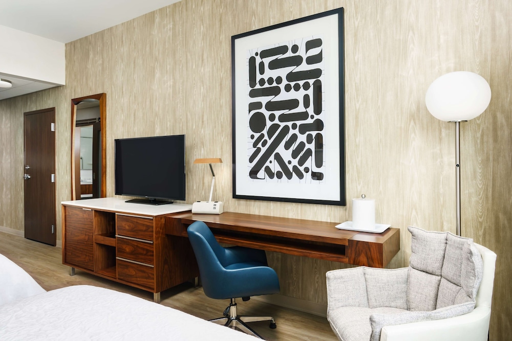 Hampton Inn & Suites Santa Monica - photo 12