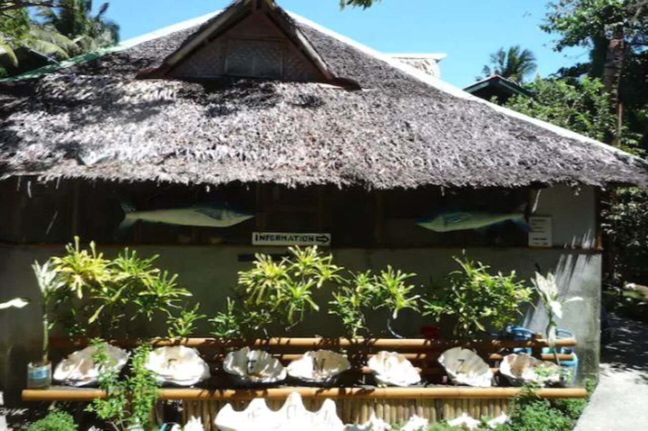 Frendz Resort Boracay - carbon neutral hotel in Malay