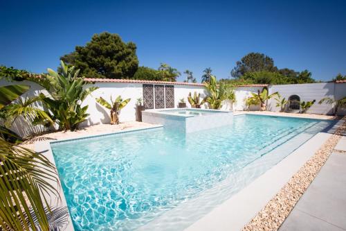 Private Hacienda with Heated Pool and Spa with Amazing Views — hotel in Del Mar