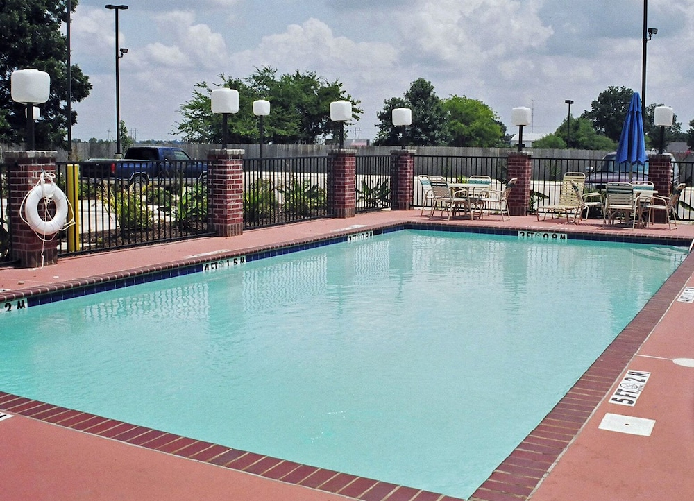 Holiday Inn Express & Suites Greenville by IHG - photo 25