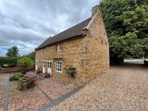 Braunston Manor Cottage — 4-Star Luxury Hotel in Braunston, United Kingdom