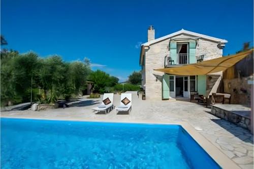 Villa Irida — 4-Star Luxury Hotel in Corfu, Greece