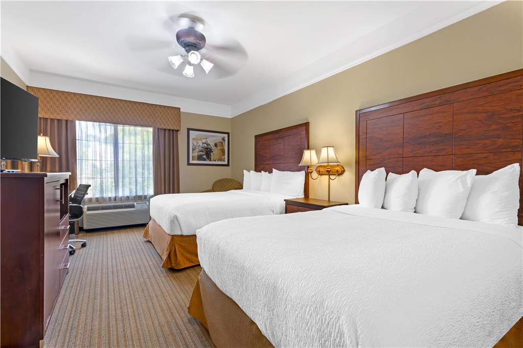 Best Western Plus Monica Royale Inn & Suites - photo 27
