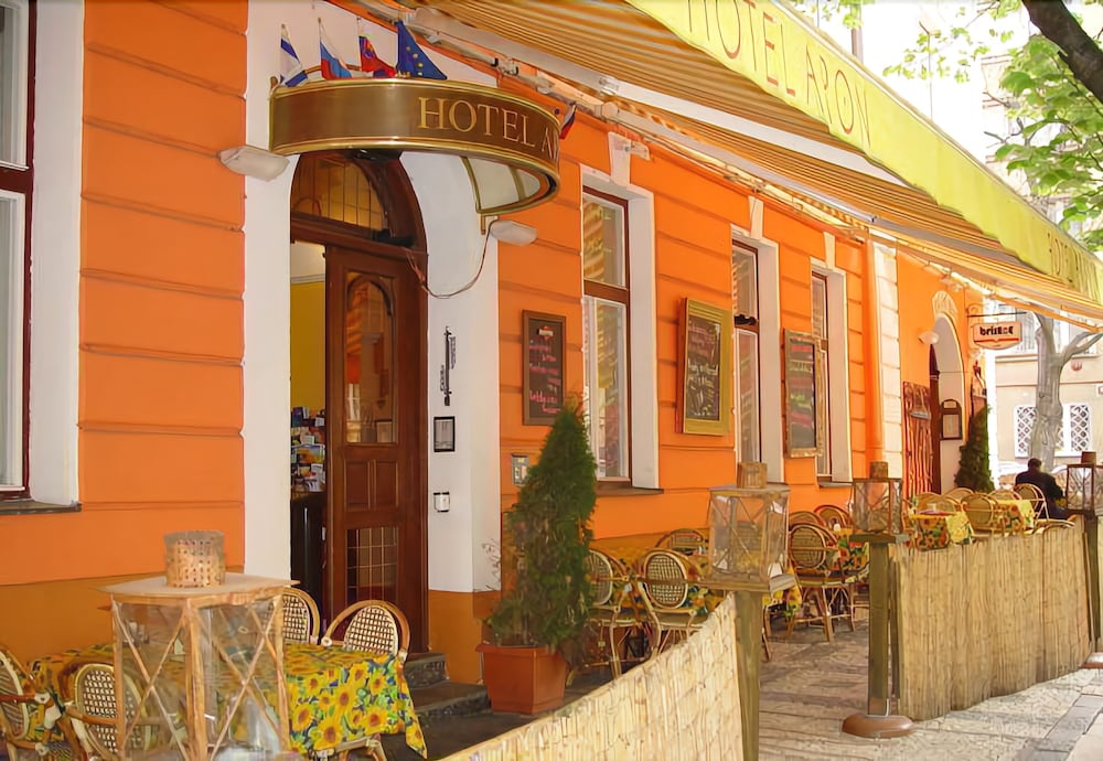 Aron - carbon neutral hotel in Prague