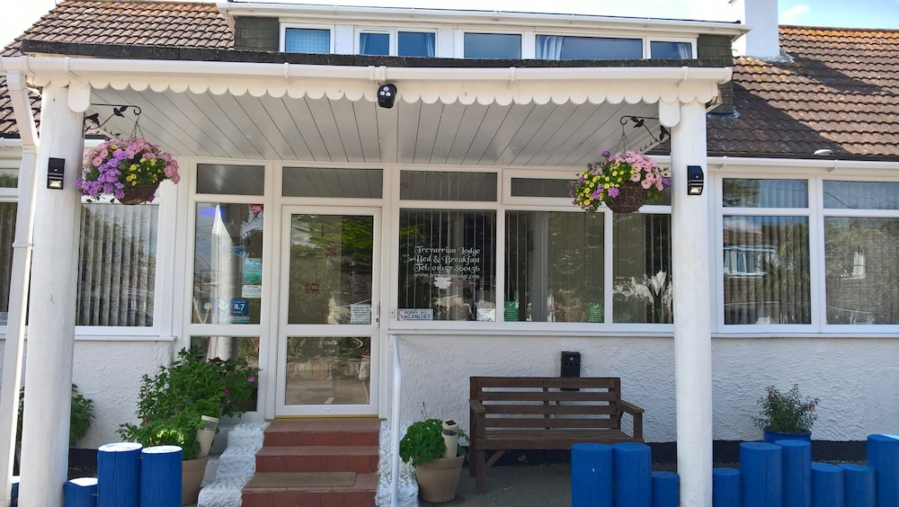 Trevarrian Lodge — 4-Star Luxury Hotel in Newquay, United Kingdom