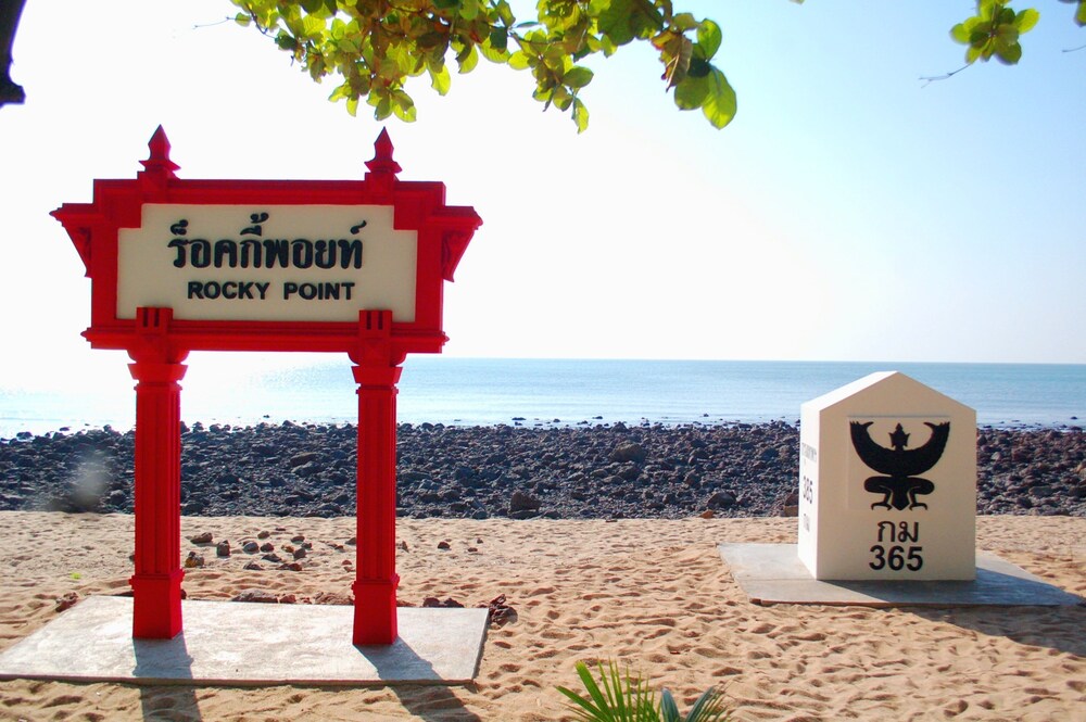 Rocky Point Resort — hotel in Thap Sakae