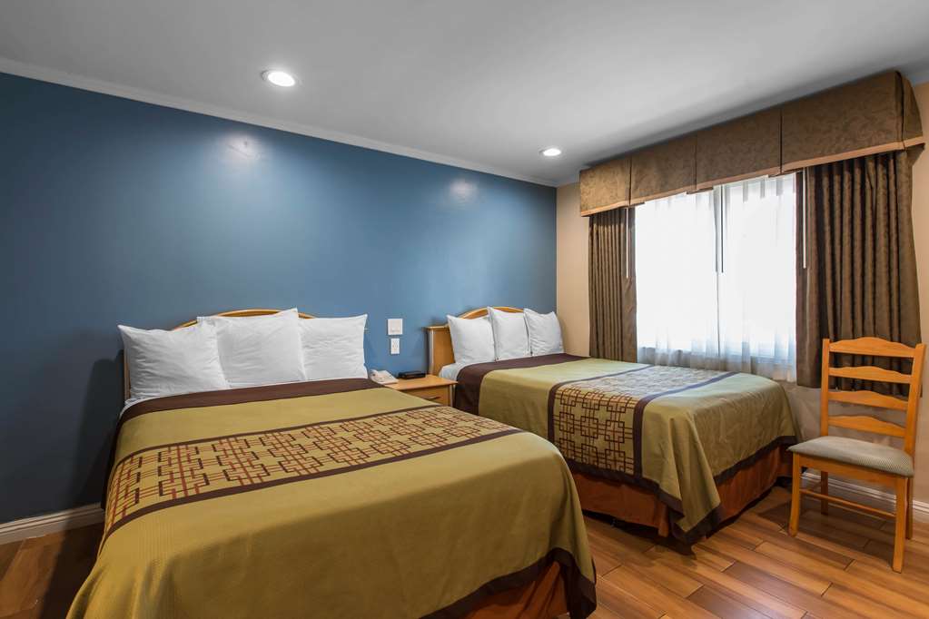 Rodeway Inn Escondido Downtown - photo 9