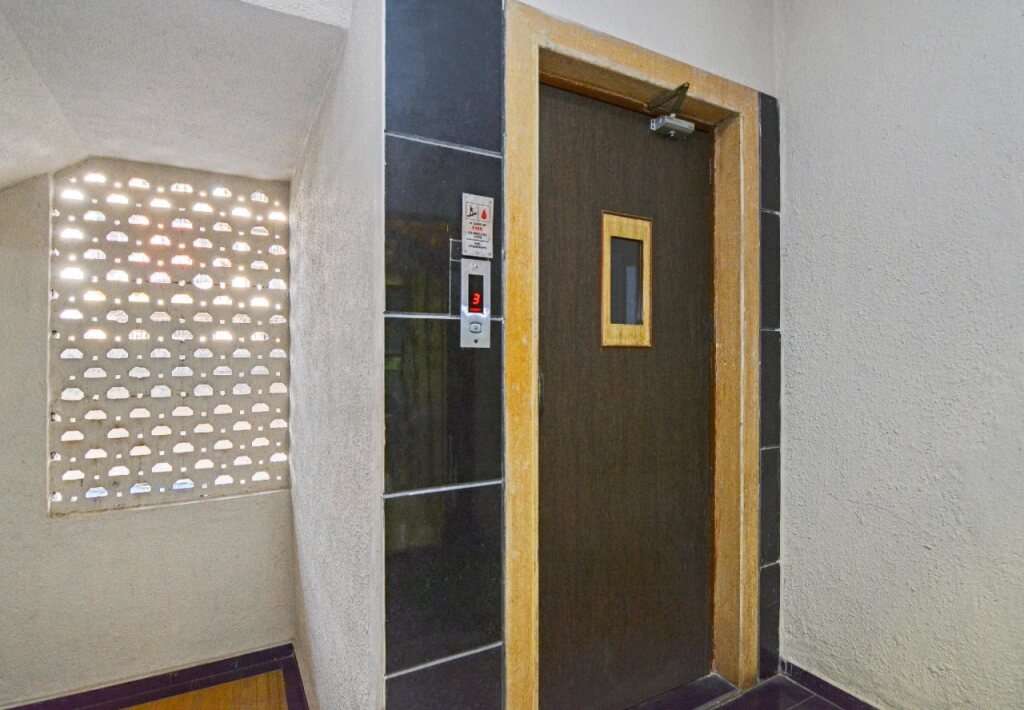 Aishwarya Apartment by Oyo Rooms