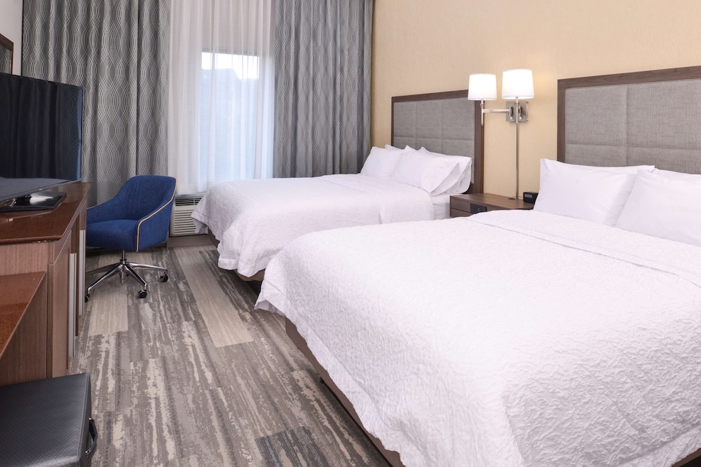 Hampton Inn & Suites Cincinnati Mason - photo 12