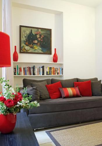 Apartment Bac St. Germain — 4-Star Luxury Hotel in Paris, France