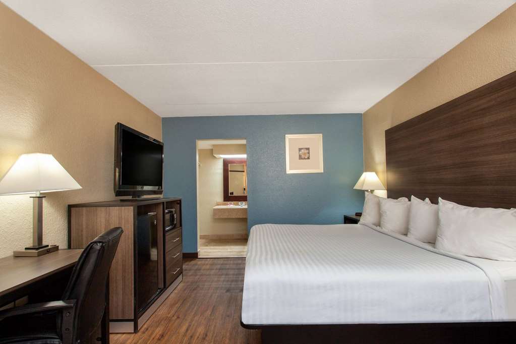 Travelodge by Wyndham Deltona - photo 21
