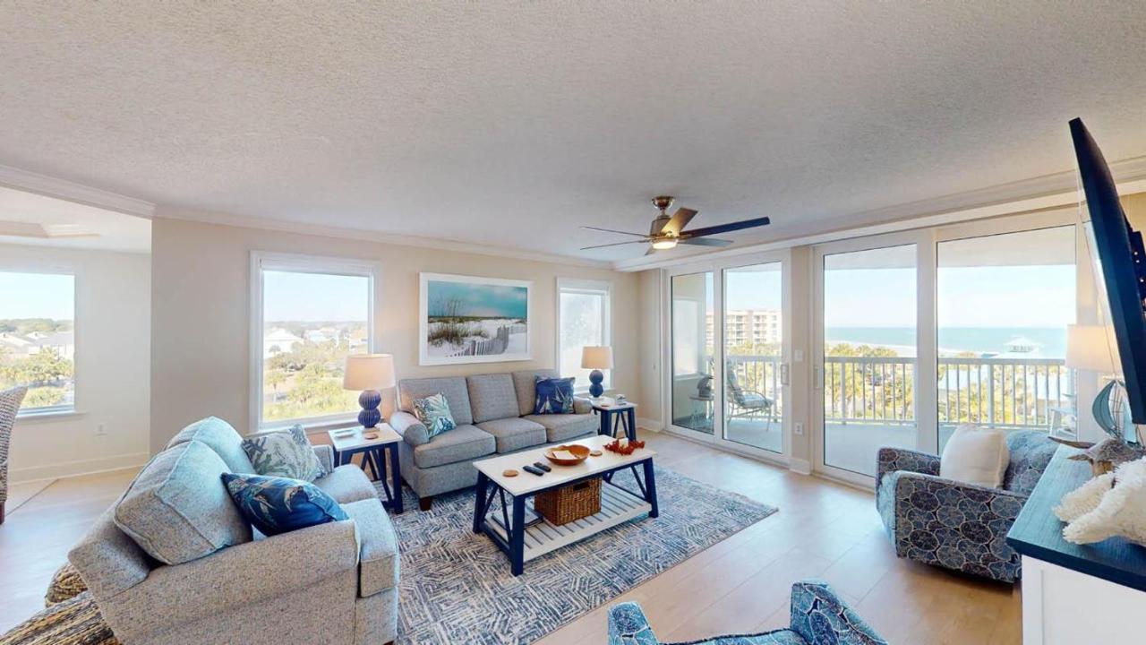 Picturesque 4th Floor End Unit Oceanfront - last minute hotel in Unknown City