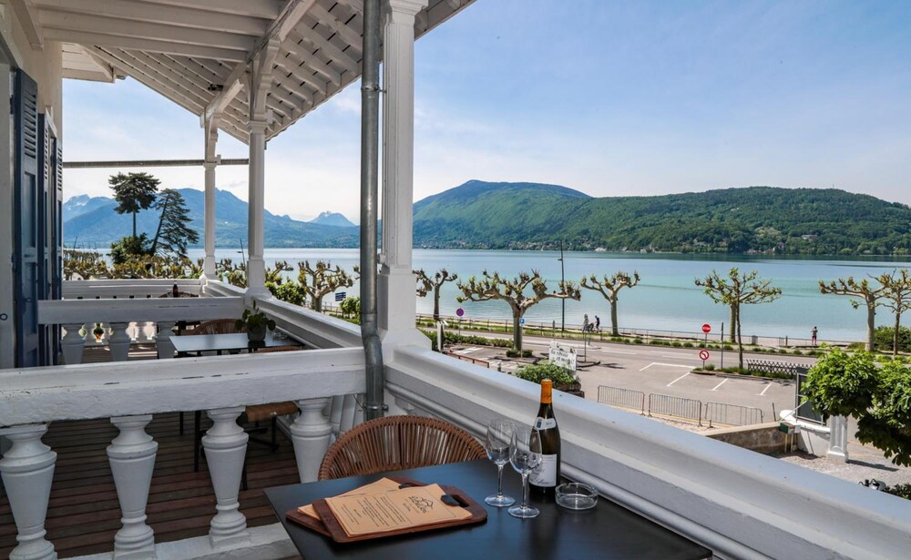 Le Bel Abri - carbon neutral hotel in Annecy