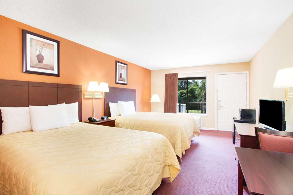 Super 8 by Wyndham Defuniak Springs - photo 13