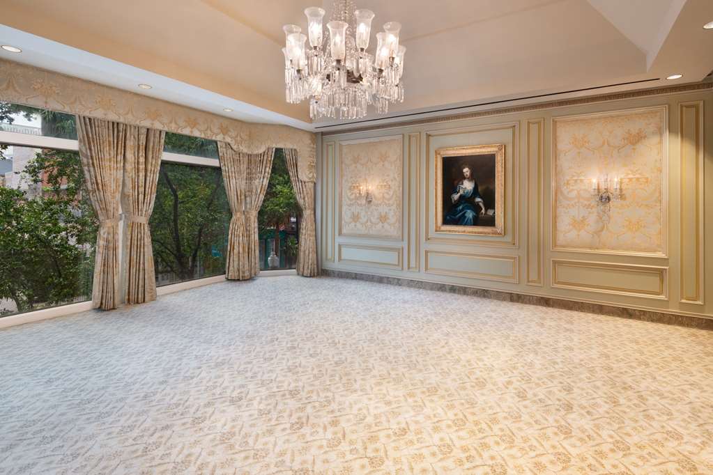 The Windsor Court - photo 27