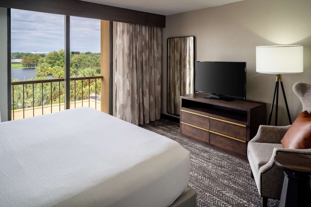 Embassy Suites by Hilton Orlando North - photo 9