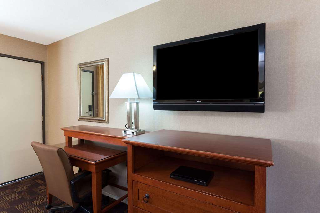 Days Inn by Wyndham Alhambra CA - photo 10
