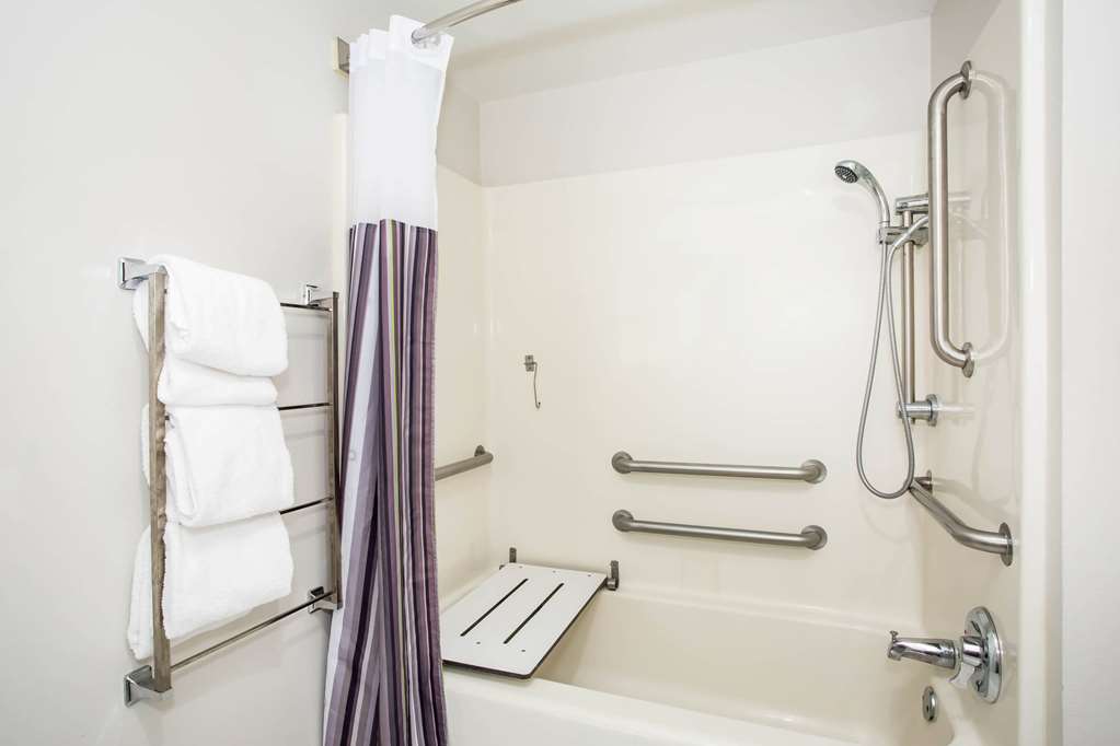 La Quinta Inn & Suites by Wyndham Melbourne Viera - photo 23