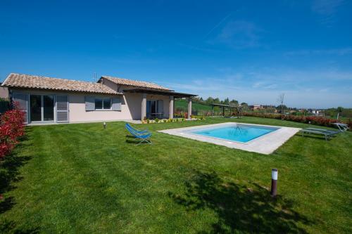 Casa Vacanza Poggio Paniere — 4-Star Luxury Hotel in Marsciano, Italy