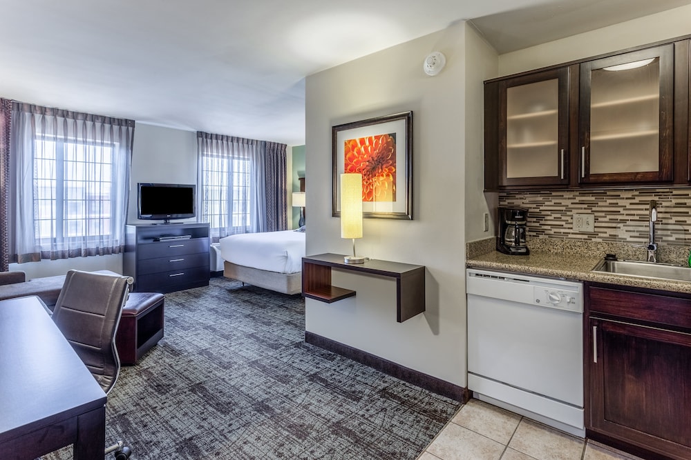 Staybridge Suites Davenport by IHG - photo 23