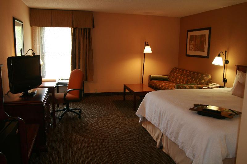 Hampton Inn Lagrange near Callaway Gardens - photo 23