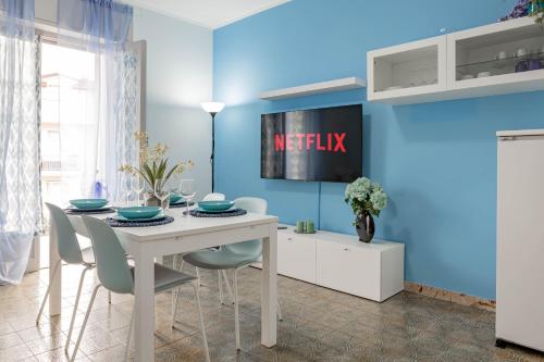 H11 House of Colors Parcheggio — 4-Star Luxury Hotel in Taggia, Italy