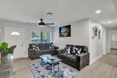 Vibrant Miami Escape with BBQ Grill Free WiFi & Parking — 4-Star Luxury Hotel in North Miami Beach, United States