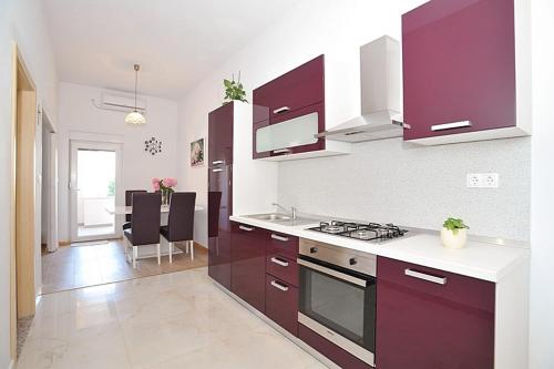 Apartment in Poljana with sea view terrace air conditioning WiFi 3617 3 — 4-Star Luxury Hotel in Povljana, Croatia