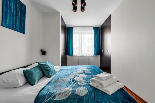 Sapphire Sky Deluxe Apartment by BookingHost — 4-Star Luxury Hotel in Warsaw, Poland