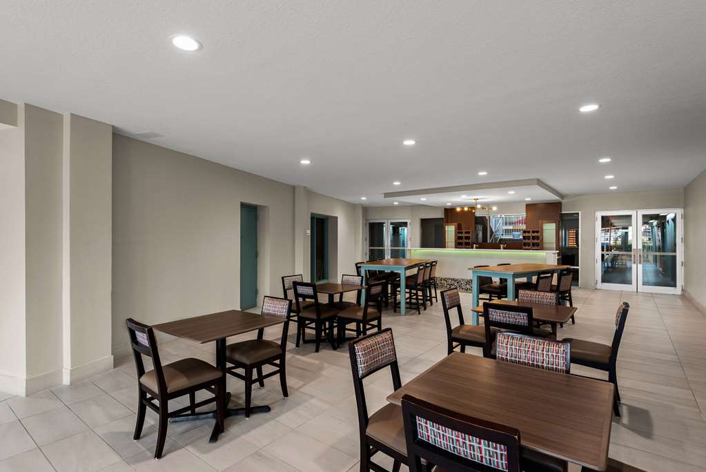 Wyndham Garden Ankeny - photo 18