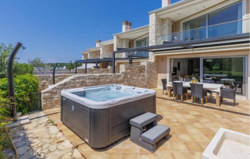 3 Bedroom Awesome Home In Umag — 4-Star Luxury Hotel in Umag, Croatia