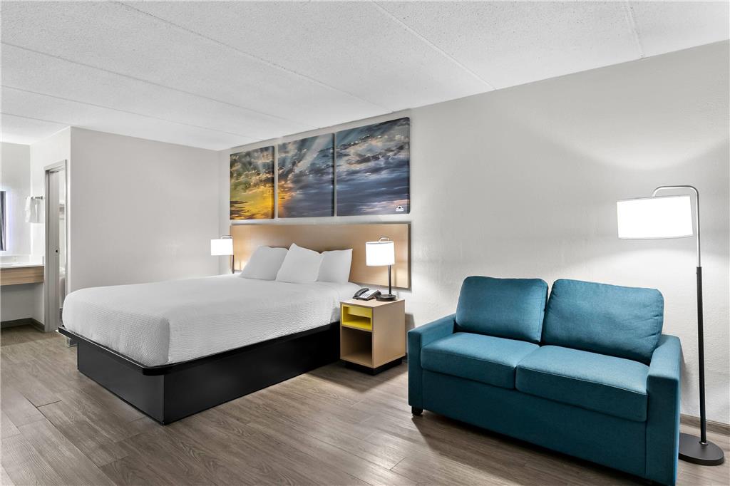 Days Inn by Wyndham Seneca Clemson Area - photo 25