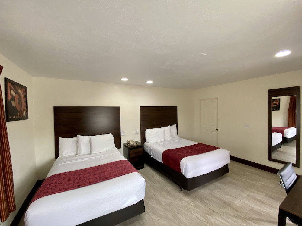 Roswell Inn - photo 9