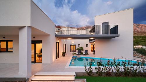 Villa AdriaStar by Villas Holiday — 4-Star Luxury Hotel in Dugi Rat, Croatia