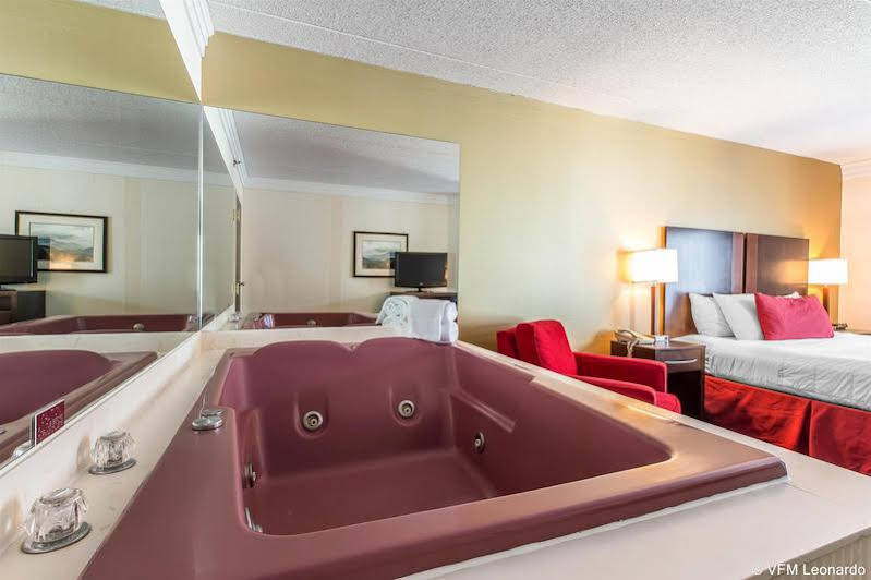 Black Bear Inn & Suites - photo 34