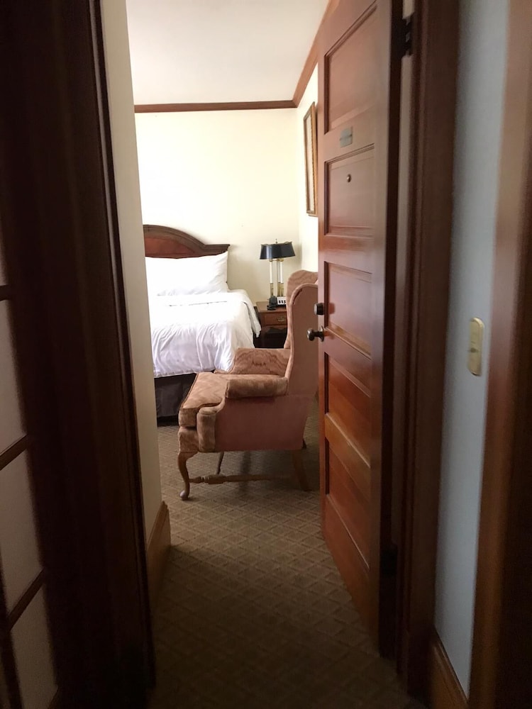 Pacific Grove Inn - photo 50