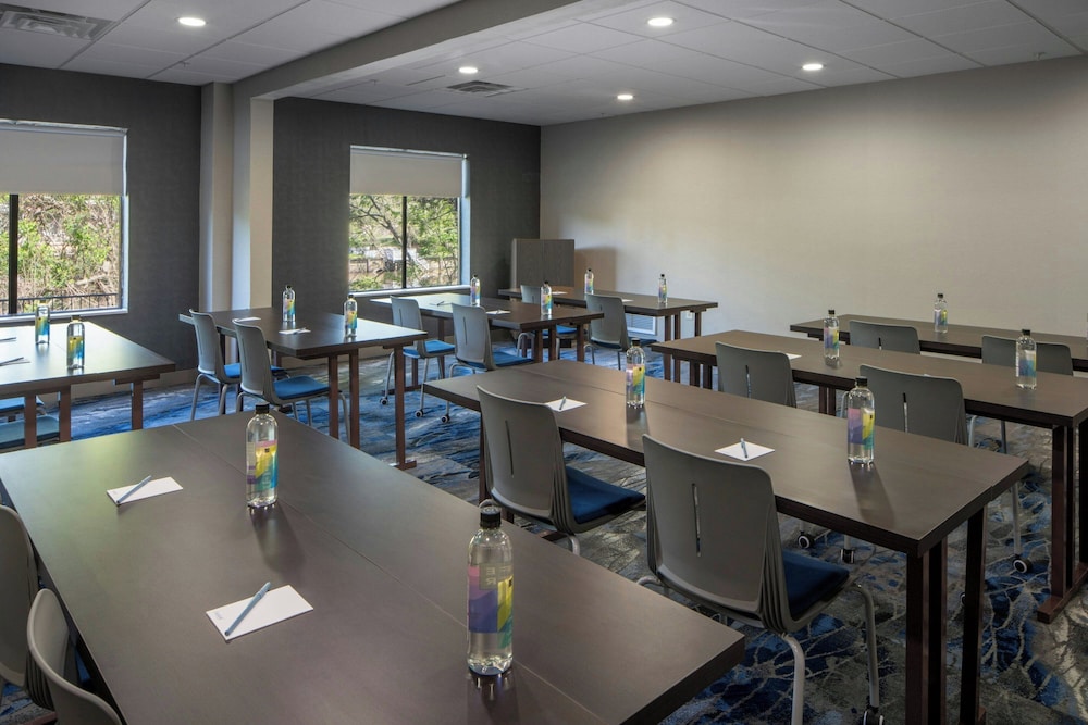Fairfield Inn & Suites by Marriott Lafayette South - photo 21